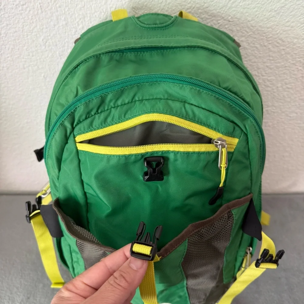 The North Face Recon Legacy Model Green, black Yellow Backpack Daypack Bag